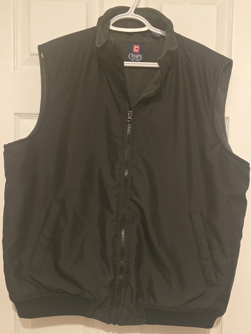 Chaps Men's Black Quilted Zip Vest with Knit Trim